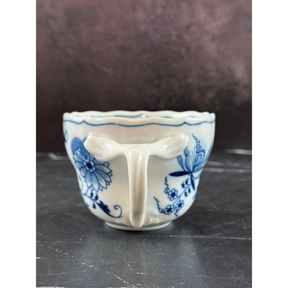 VTG Blue Danube Blue Onion Oversized Coffee Tea Cup 3 3/4in Wide MINT!